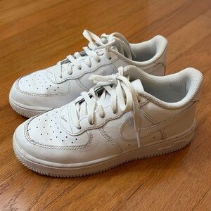 Nike Air Force 1 Low LE Triple White Kids Youth Size 2